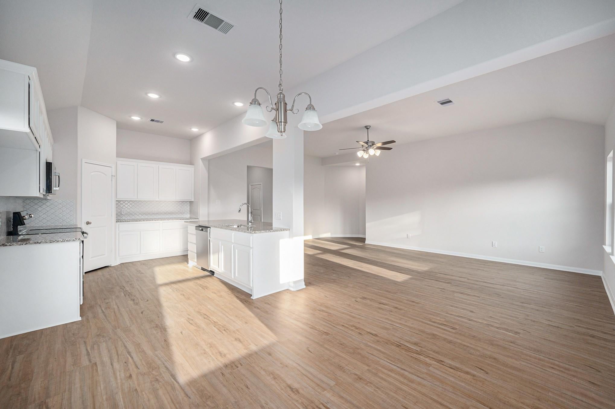 12408 Hackberry Dr