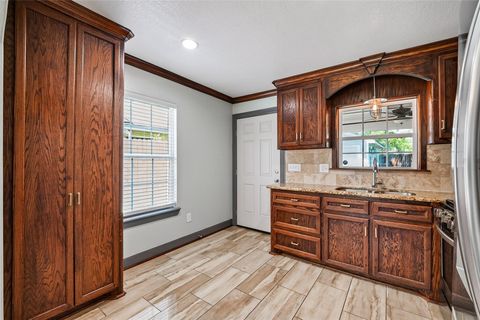 Tiny photo for 7623 Mchenry Street, Houston, TX 77087 (MLS # 41180571)