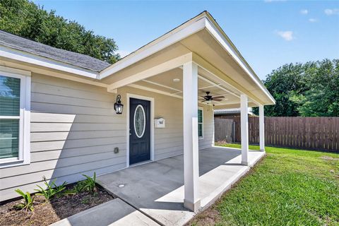 Tiny photo for 7623 Mchenry Street, Houston, TX 77087 (MLS # 41180571)