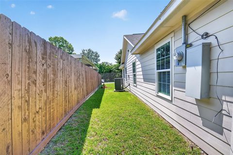 Tiny photo for 7623 Mchenry Street, Houston, TX 77087 (MLS # 41180571)