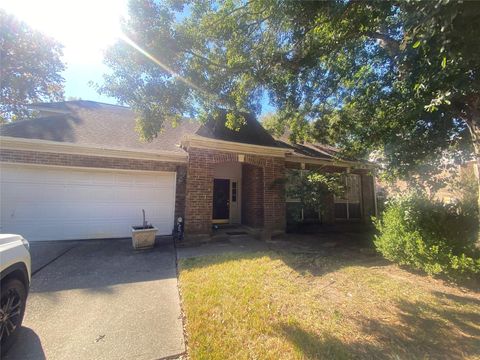 Photo of 2106 Spyglass Drive, League City, TX 77573 (MLS # 35659988) Photo of 2106 Spyglass Drive, League City, TX 77573 (MLS # 35659988)