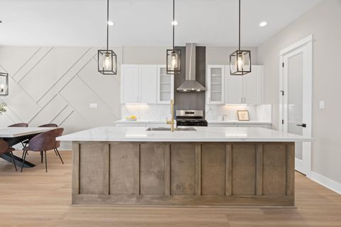 Photo of 719 Thornton Road #F, Houston, TX 77018 (MLS # 57345760)