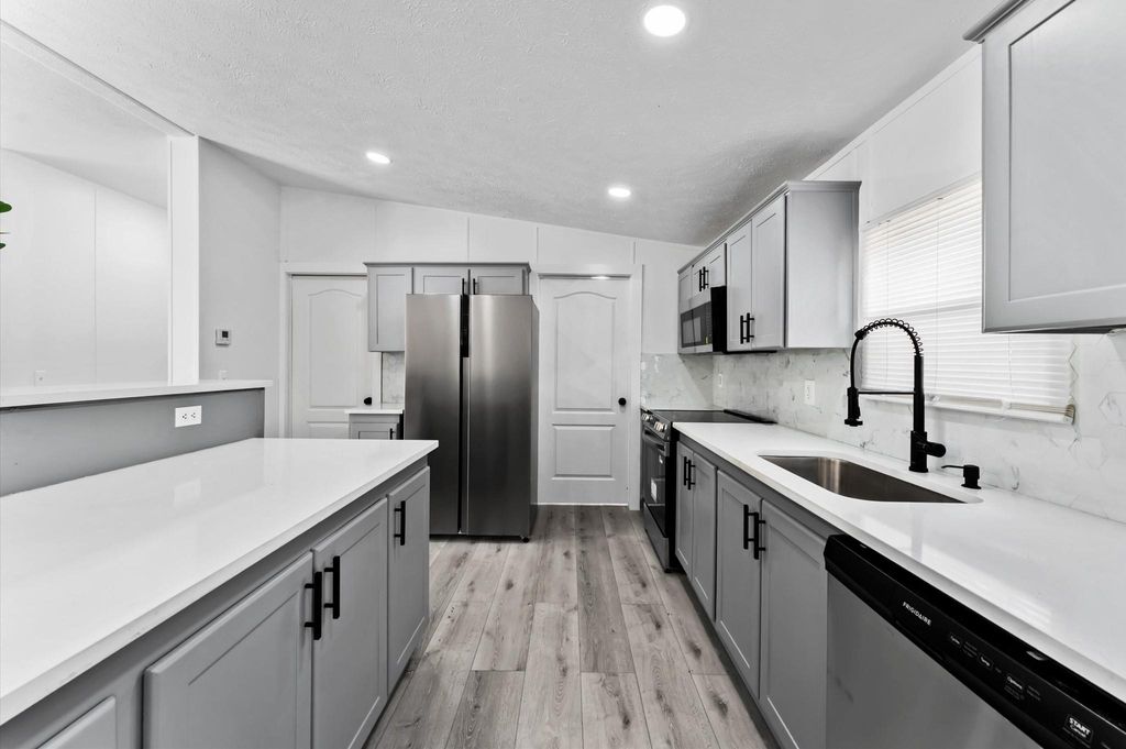 Photo of 18887 Ferney Lane, Porter, TX 77365 (MLS # 37415962)