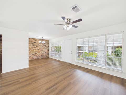 Photo of 5343 Richmond Avenue #21, Houston, TX 77056 (MLS # 49668583)
