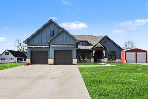 Photo of 444 Mill Road, Angleton, TX 77515 (MLS # 92427641)
