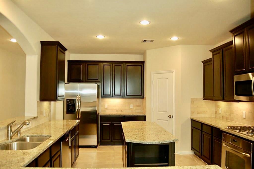 83 W Jagged Ridge Circle