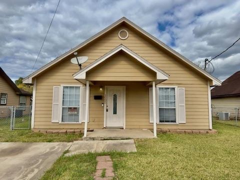 Photo of 1195 Madison Avenue, Beaumont, TX 77701 (MLS # 19000324)