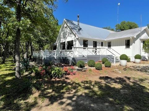 Photo of 6811 Mockingbird Road, Flatonia, TX 78941 (MLS # 71699572)