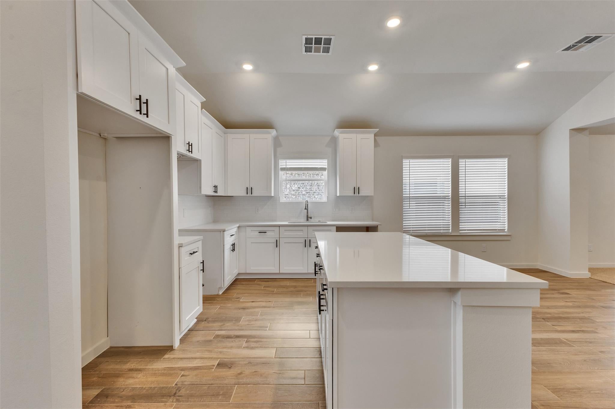 3206 Emerald Hills Drive