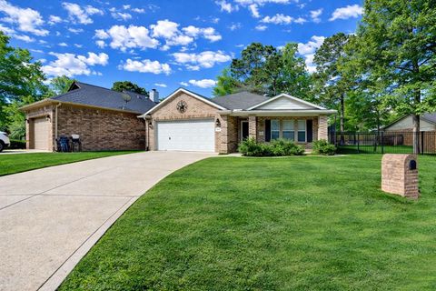 Homes For Sale - 3619 Woodland Lane<br/> Montgomery, TX 77356