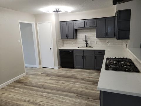 Photo of 13923 Ivymount Drive, Sugar Land, TX 77498 (MLS # 4049752)