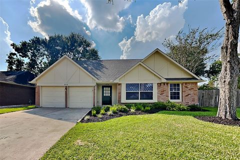 Photo of 2415 Pebbledowne Circle, Sugar Land, TX 77478 (MLS # 36409110)