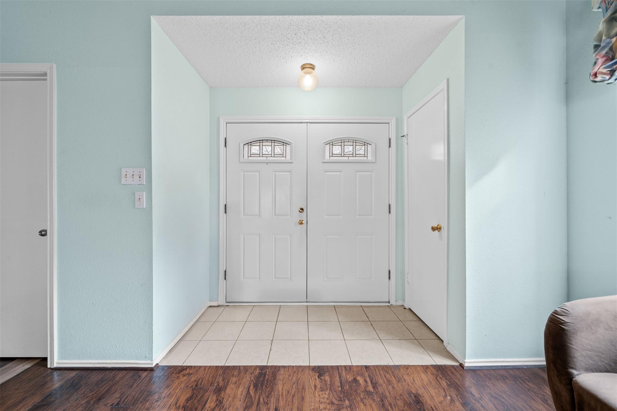 6211 Sandy Hollow Drive