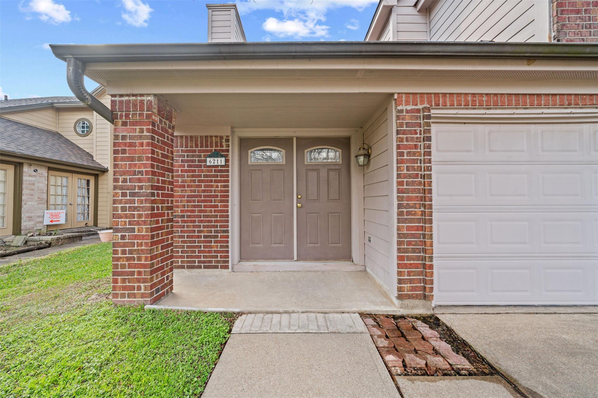 6211 Sandy Hollow Drive