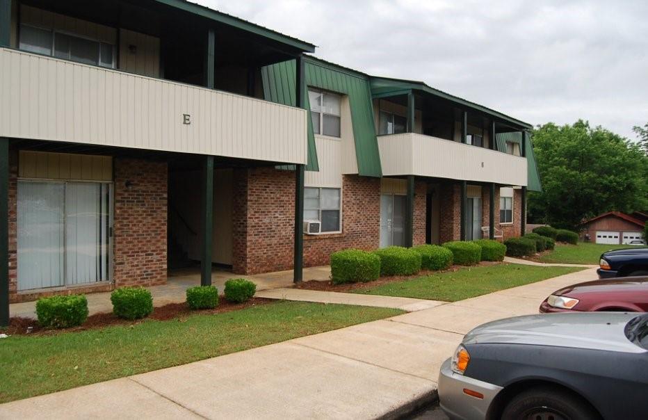 Photo 1 of 8 — 103 Apache Dr, Other, AL 36330