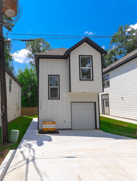 Photo of 11382 Underwood Street, Willis, TX 77318 (MLS # 35072952)