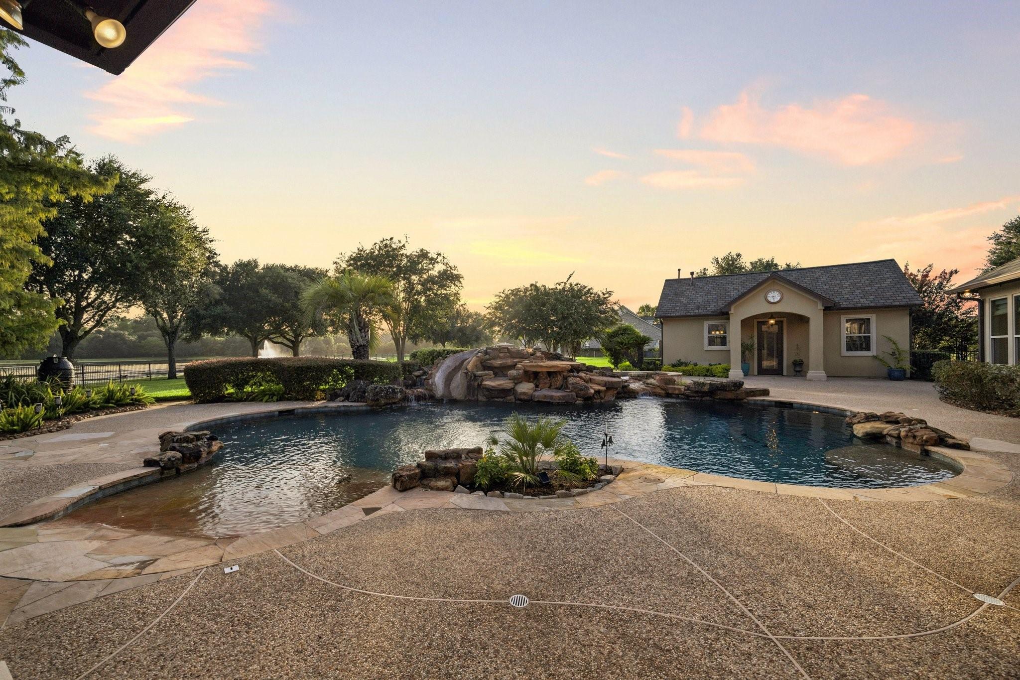 2811 Hinkles Ferry