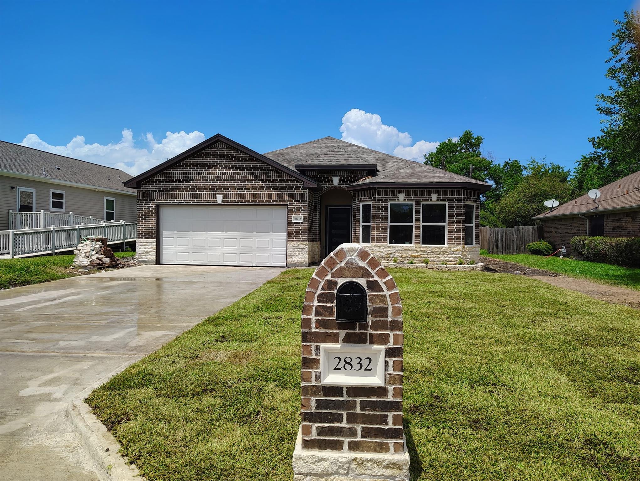 2832 Ashley Street