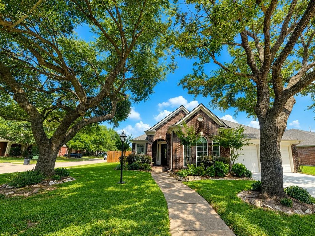 Photo of 3827 Shadow Cove Drive, Houston, TX 77082 (MLS # 9313474)
