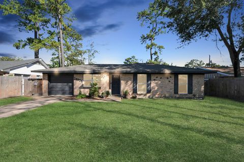 Photo of 10526 Hollyglen Drive, Houston, TX 77016 (MLS # 60316231)