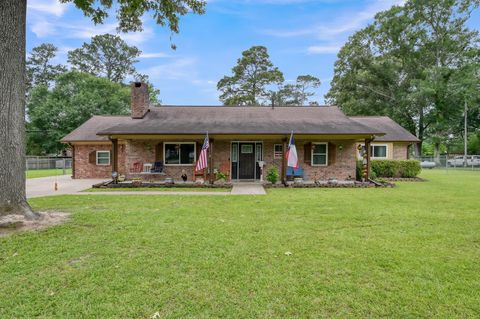 811 County Road 2267 Cleveland TX 77327