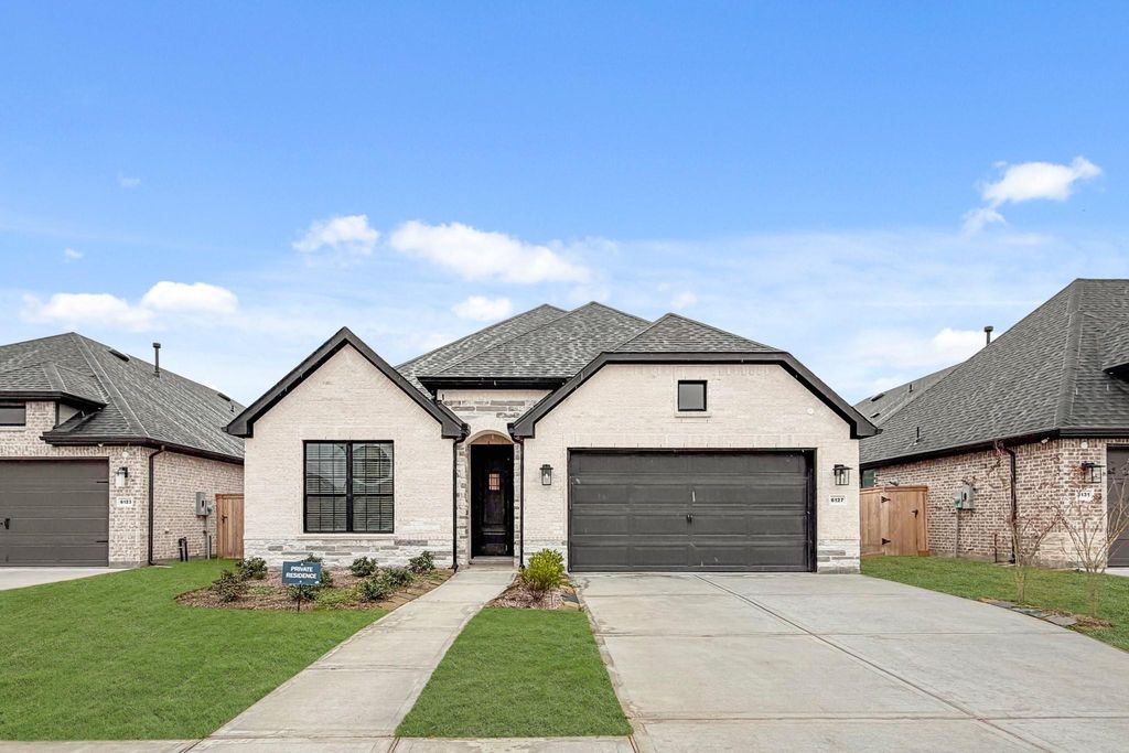Photo of 6127 Clementine Zest Drive, Manvel, TX 77578 (MLS # 34599962)