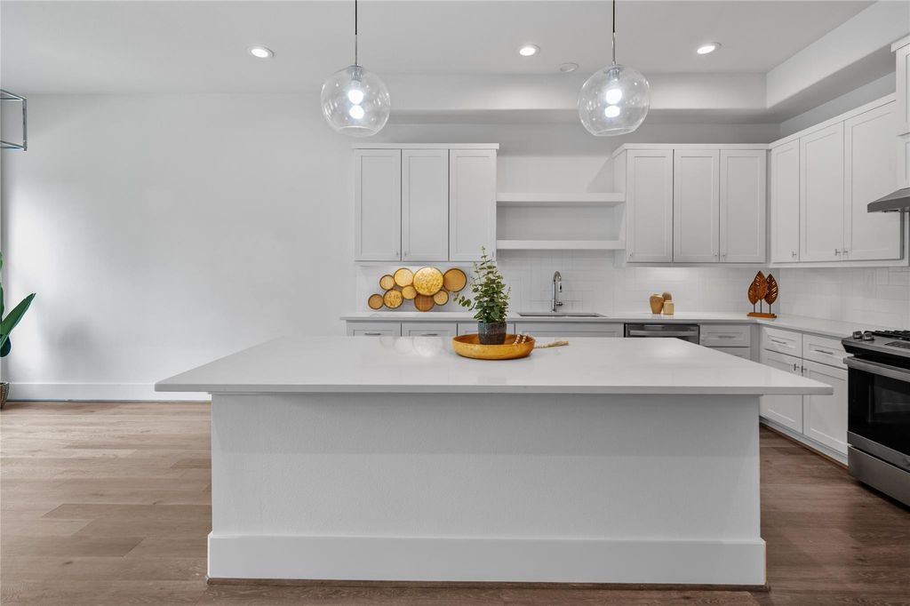 Photo of 1745 Ojeman Point Lane, Houston, TX 77055 (MLS # 75616632)