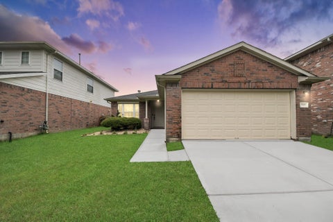 Photo of 2222 Summit Meadow Drive, Houston, TX 77489 (MLS # 15075254)