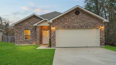 Homes For Sale - 186 N Village Cove Loop<br/> Livingston, TX 77351