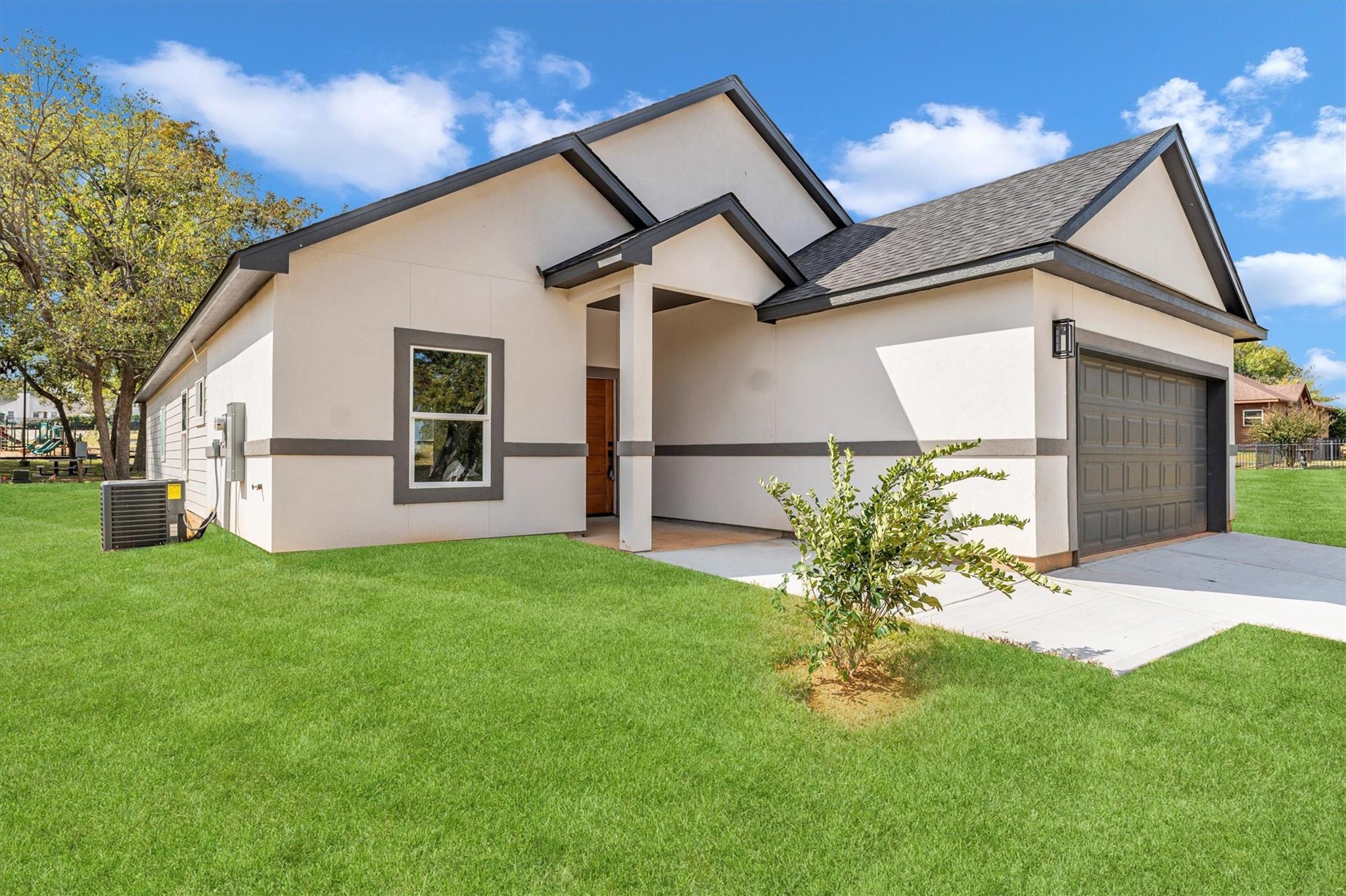 1005 Lake View Drive