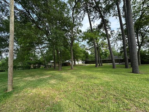 Photo of 9210 Heatherside Street, Houston, TX 77016 (MLS # 20250510)