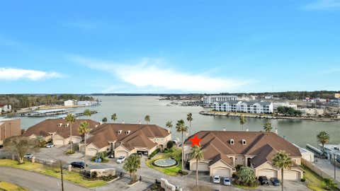Townhouse For Sale - 15637 Marina Drive #9<br/> Conroe, TX 77356