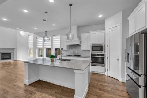 Photo of 16 Clearview Terrace Place, Tomball, TX 77375 (MLS # 17159586)