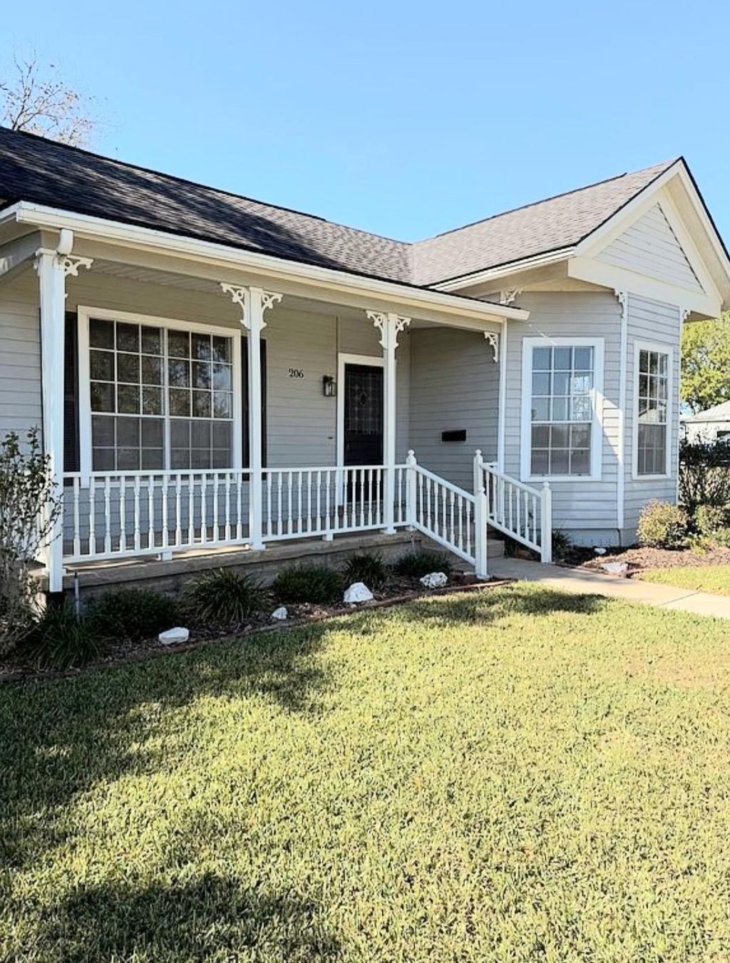 Photo of 206 Mulberry St, Hallettsville, TX 77964 (MLS # 72721264)