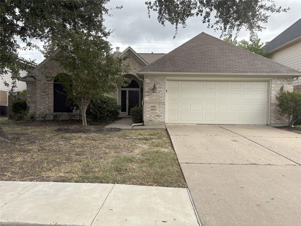 Photo of 2230 Laurel Oaks Drive, Houston, TX 77014 (MLS # 32889010)