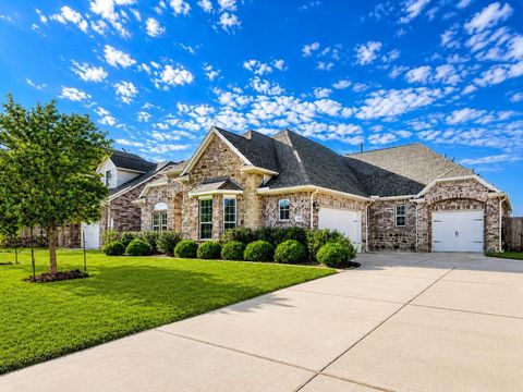 Photo of 1345 Laurel Loop, Angleton, TX 77515 (MLS # 83192456)