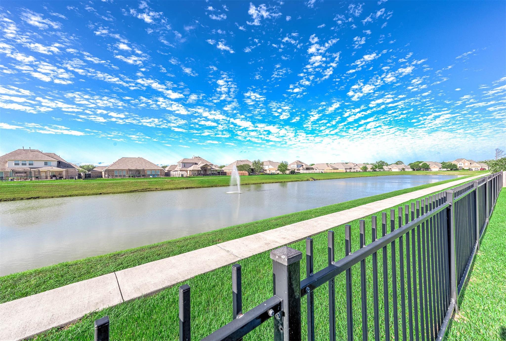 1345 Laurel Loop