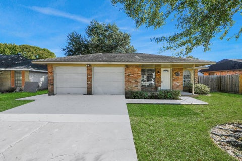 Photo of 11915 Binghampton Drive, Houston, TX 77089 (MLS # 21952619)