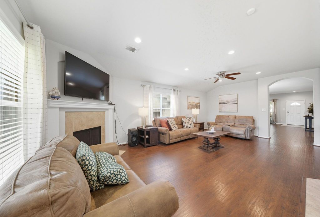 Photo of 25707 Crisp Spring Lane, Spring, TX 77373 (MLS # 70334428)