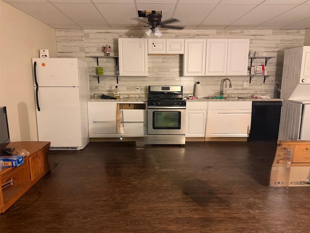 Photo of 7648 Broadview Drive #111, Houston, TX 77061 (MLS # 86312169)