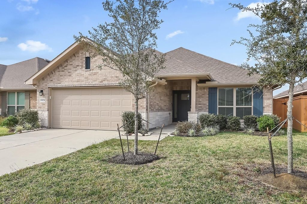 Photo of 13221 Lago Acero Lane, Texas City, TX 77568 (MLS # 21463969)