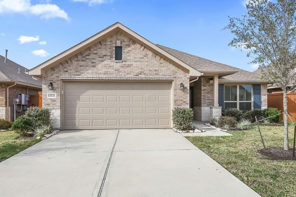 Photo of 13221 Lago Acero Lane, Texas City, TX 77568 (MLS # 21463969)