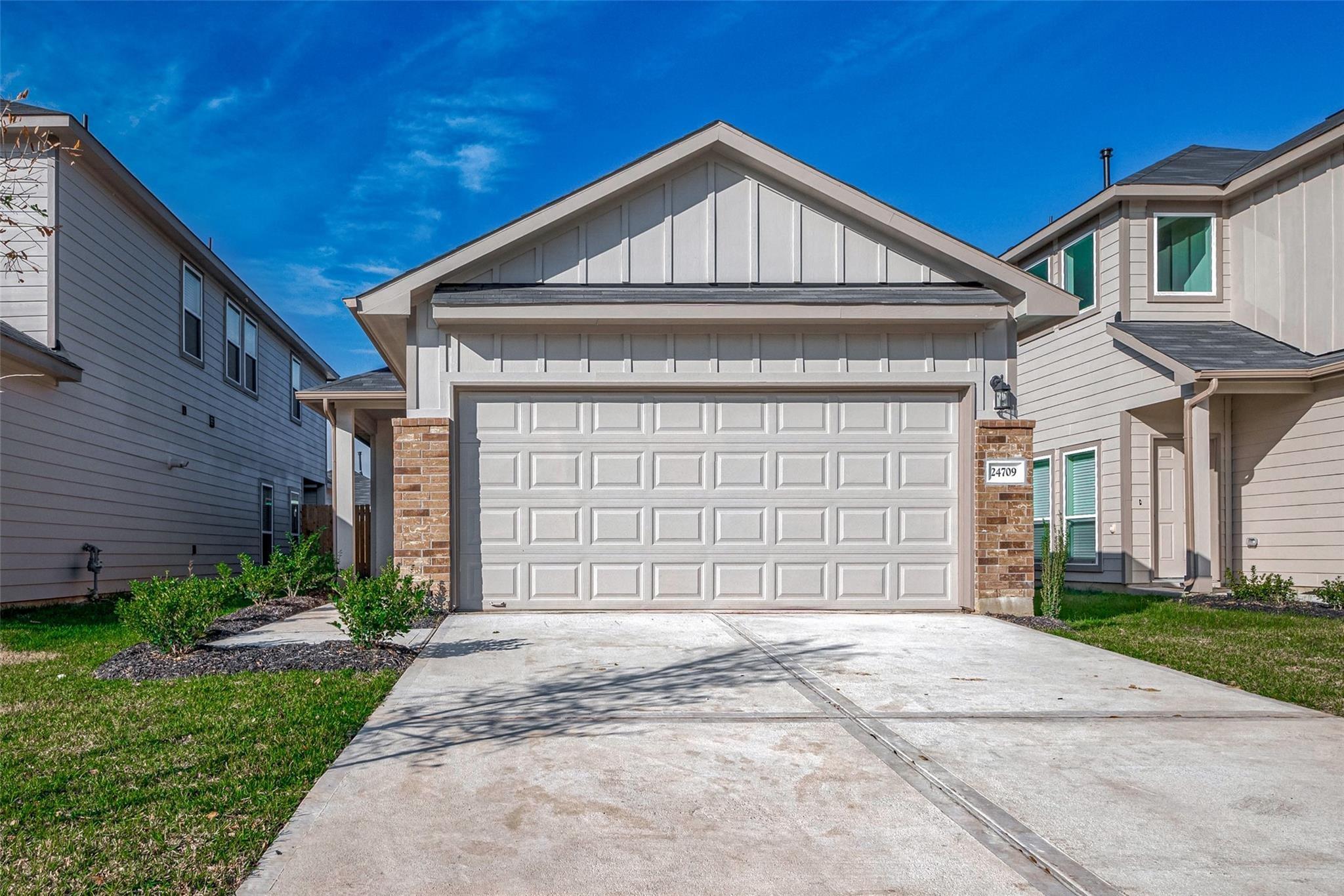 526 Emerald Thicket Lane