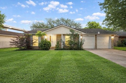 Photo of 11211 Sage Oak Drive, Houston, TX 77089 (MLS # 95803116)