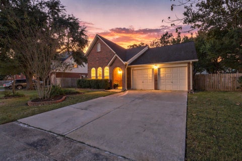 Photo of 14538 Circlewood Way, Houston, TX 77062 (MLS # 38007352)