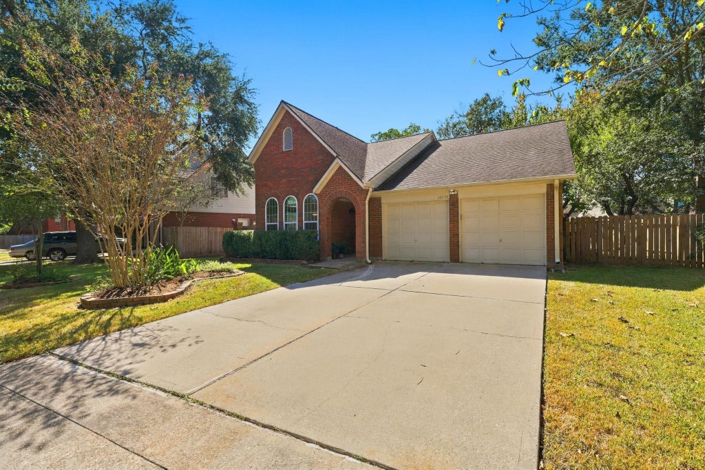 Photo of 14538 Circlewood Way, Houston, TX 77062 (MLS # 38007352)