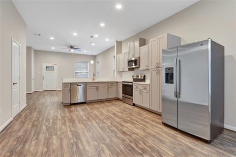 Photo of 21 Latham Street #B, Houston, TX 77011 (MLS # 87391745)