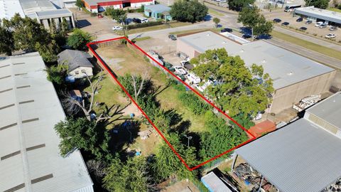 Photo of 5717 Centralcrest St St, Houston, TX 77092 (MLS # 56521227)