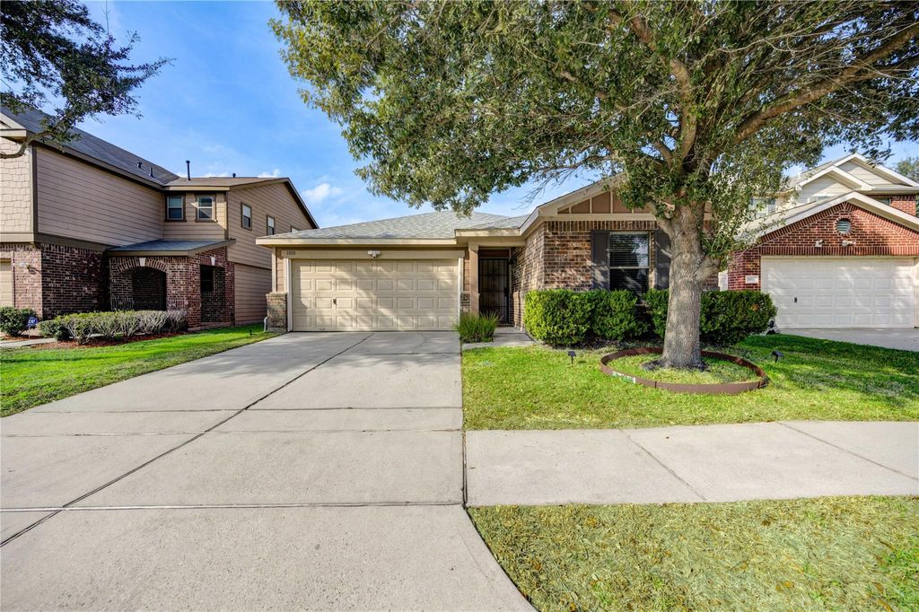 Photo of 1010 Hummingbird Point Lane, Houston, TX 77090 (MLS # 61493979)