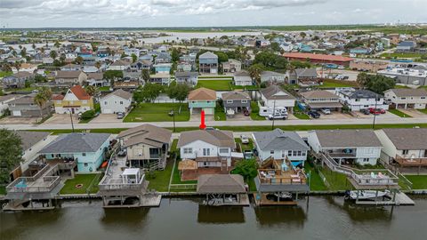 Photo of 228 Barracuda Street, Bayou Vista, TX 77563 (MLS # 30361790)